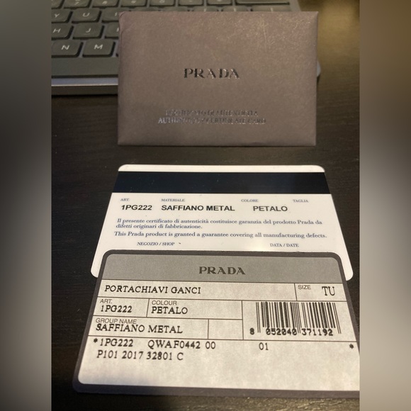 Prada Saffiano leather key wallet - Picture 12 of 12